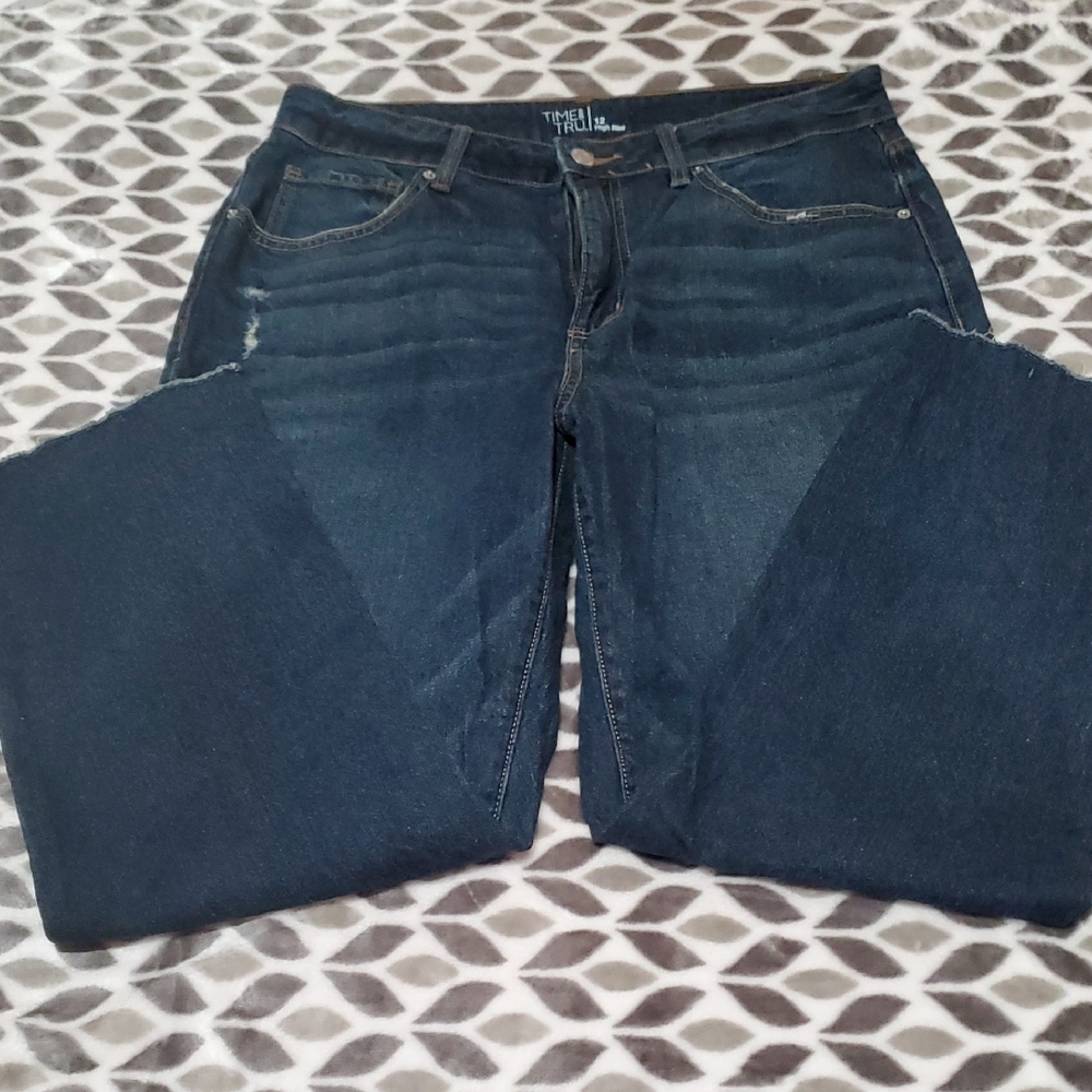 Time and Tru Women’s Dark Indigo Straight Leg Jeans